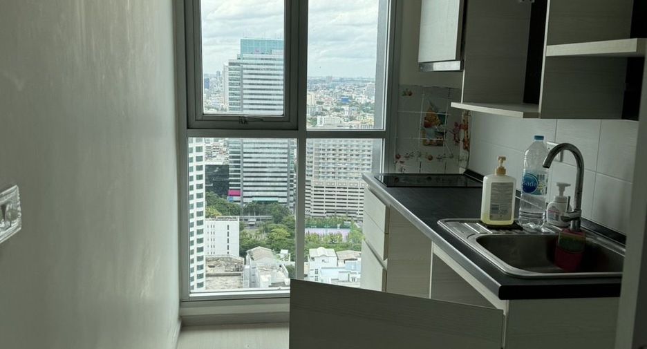 For sale 2 bedrooms condo in Huai Khwang, Bangkok