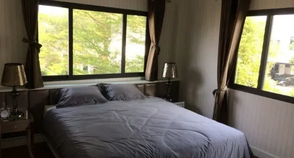 For rent 4 bedrooms house in Mueang Nonthaburi, Nonthaburi