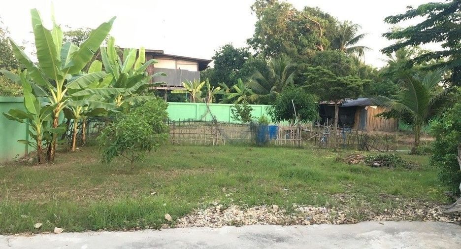 For sale 3 bedrooms house in Mueang Uttaradit, Uttaradit