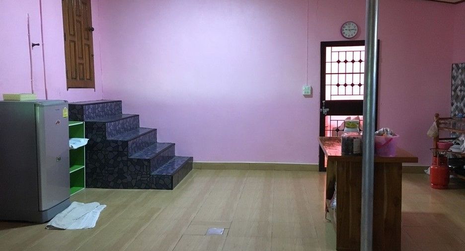 For sale 3 bedrooms house in Mueang Uttaradit, Uttaradit