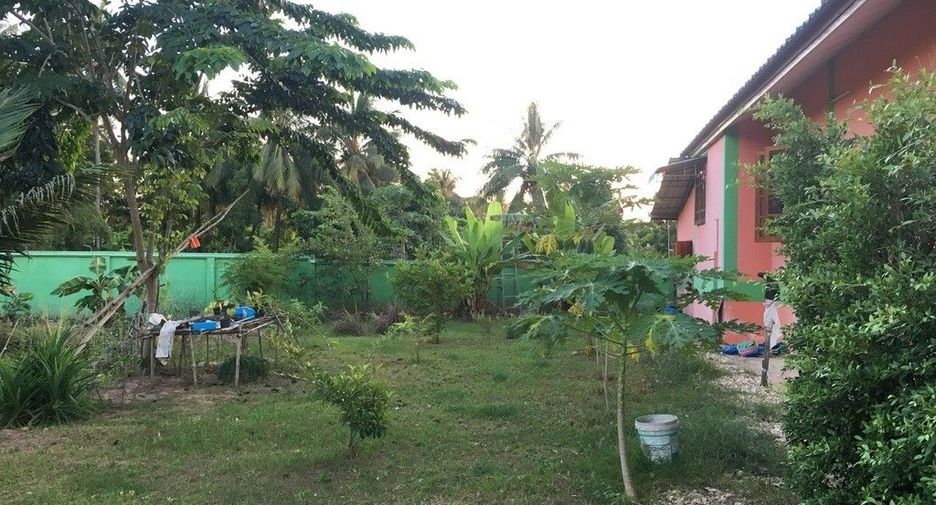 For sale 3 bedrooms house in Mueang Uttaradit, Uttaradit