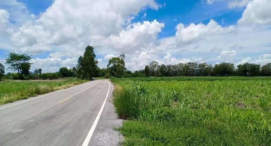 For sale land in Noen Kham, Chainat