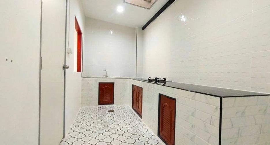 À vendre 3 chambres maison de ville à Bang Bua Thong, Nonthaburi