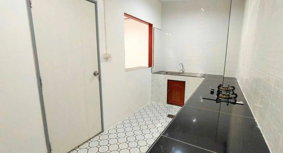 À vendre 3 chambres maison de ville à Bang Bua Thong, Nonthaburi