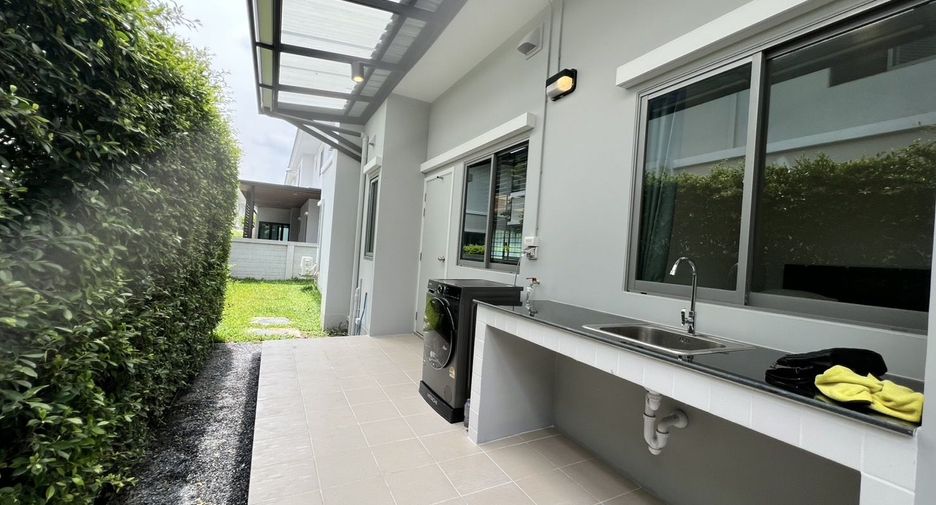 For sale and for rent 4 bedrooms house in Pak Kret, Nonthaburi