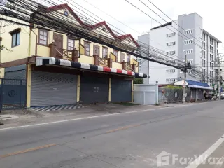 出租 4 卧室 联排别墅 在 Mueang Nonthaburi, Nonthaburi