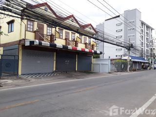 For rent 4 bedrooms townhouse in Mueang Nonthaburi, Nonthaburi