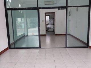 出租 4 卧室 联排别墅 在 Mueang Nonthaburi, Nonthaburi