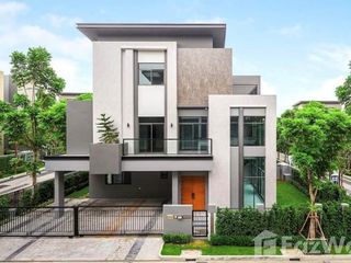 Haus zum Kauf mit 4 Zimmer in Phra Khanong, Bangkok