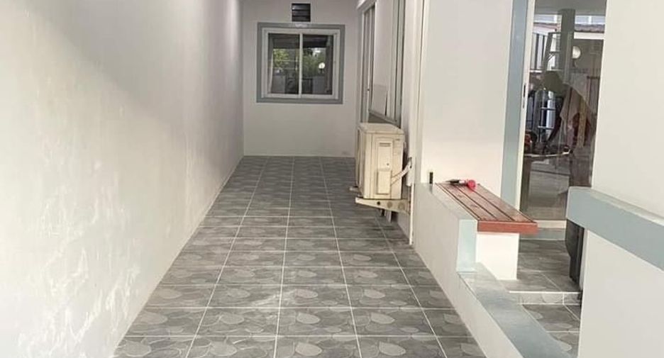 Casa adosada en venta de 2 habitaciones en Lam Luk Ka, Pathum Thani