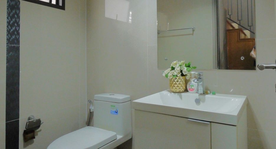 出售 和 出租 4 卧室 独立屋 在 Don Mueang, 曼谷