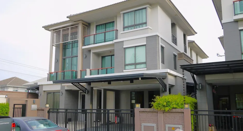出售 和 出租 4 卧室 独立屋 在 Don Mueang, 曼谷