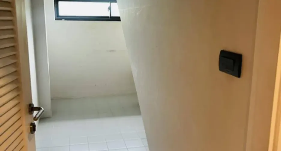 For sale 4 bedrooms house in Bang Kapi, Bangkok
