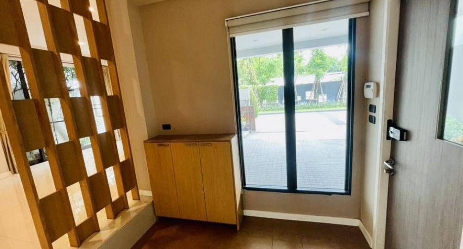 Продажа 4 спальни дом в Банг Капи, Бангкок