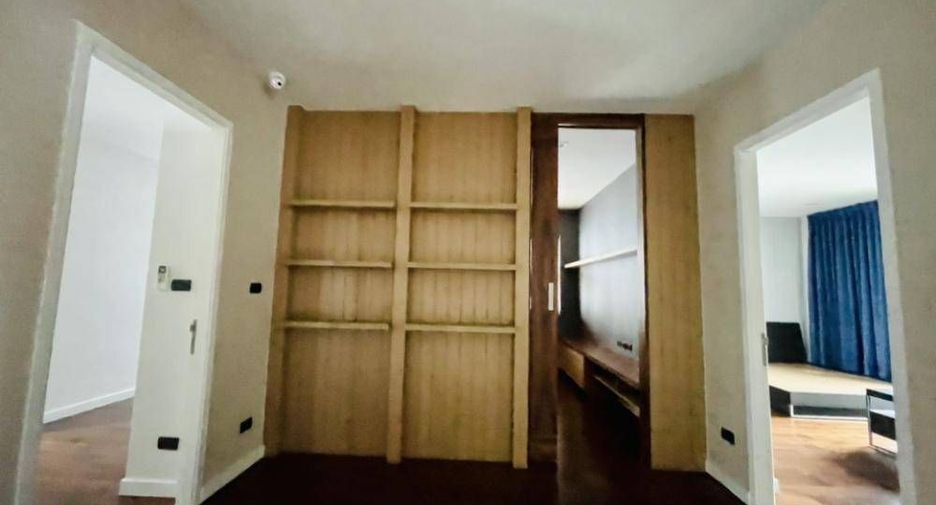 For sale 4 bedrooms house in Bang Kapi, Bangkok