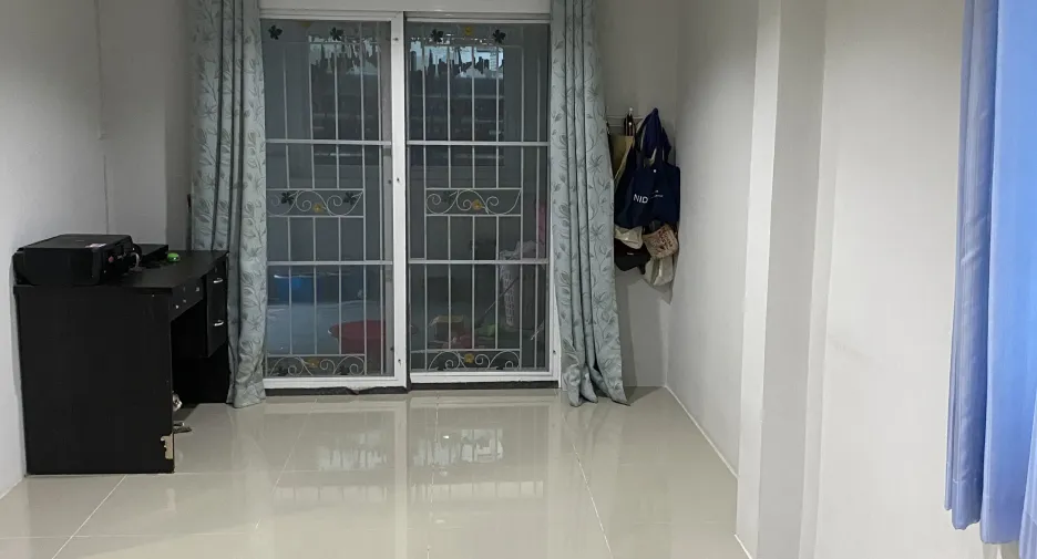 Reihenhaus zum Kauf mit 3 Zimmer in Mueang Nakhon Pathom, Nakhon Pathom