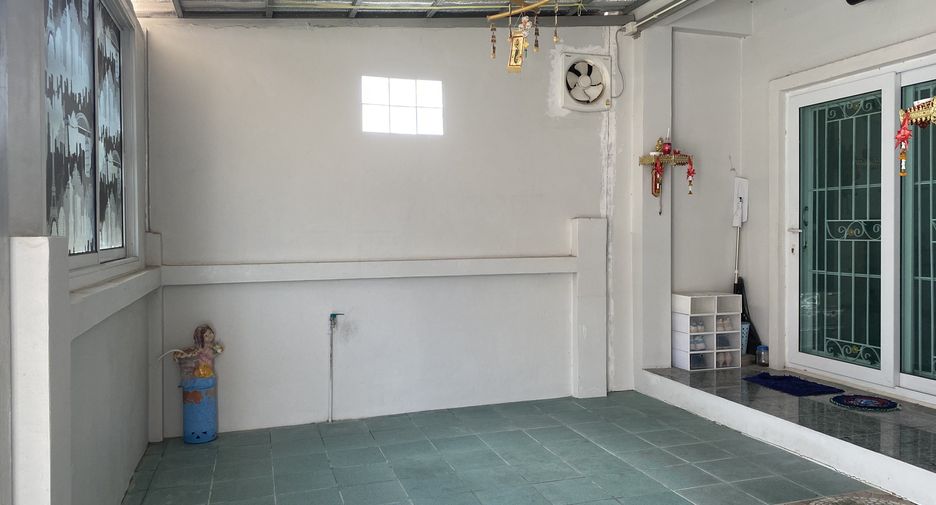 Reihenhaus zum Kauf mit 3 Zimmer in Mueang Nakhon Pathom, Nakhon Pathom