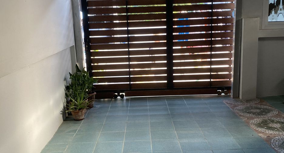 Reihenhaus zum Kauf mit 3 Zimmer in Mueang Nakhon Pathom, Nakhon Pathom