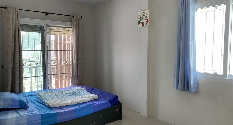 Reihenhaus zum Kauf mit 3 Zimmer in Mueang Nakhon Pathom, Nakhon Pathom