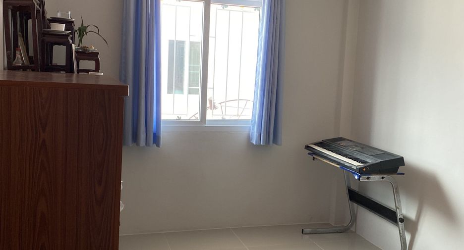 Reihenhaus zum Kauf mit 3 Zimmer in Mueang Nakhon Pathom, Nakhon Pathom