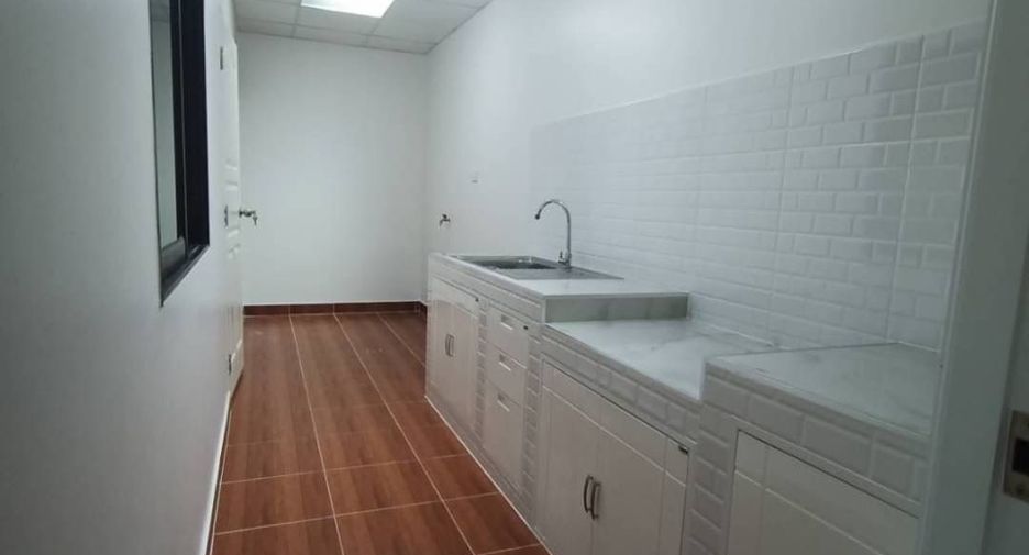 For sale 3 bedrooms townhouse in Thanyaburi, Pathum Thani