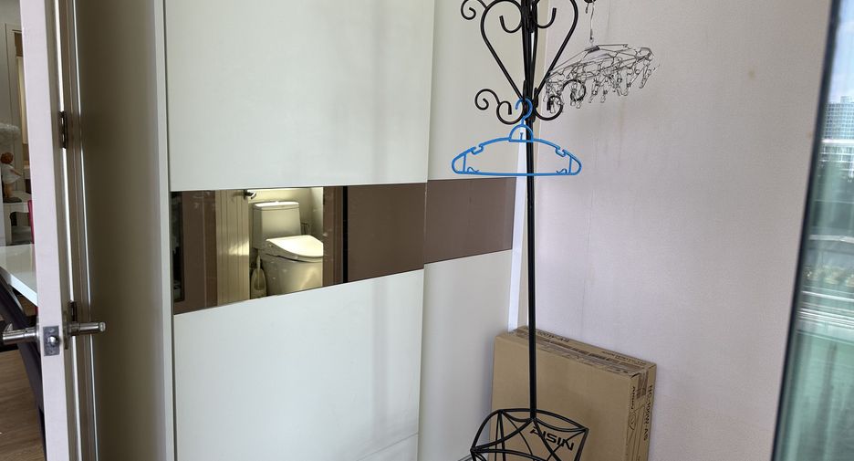 For sale 2 bedrooms condo in Phra Khanong, Bangkok