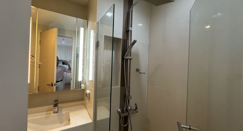 For sale 2 bedrooms condo in Phra Khanong, Bangkok