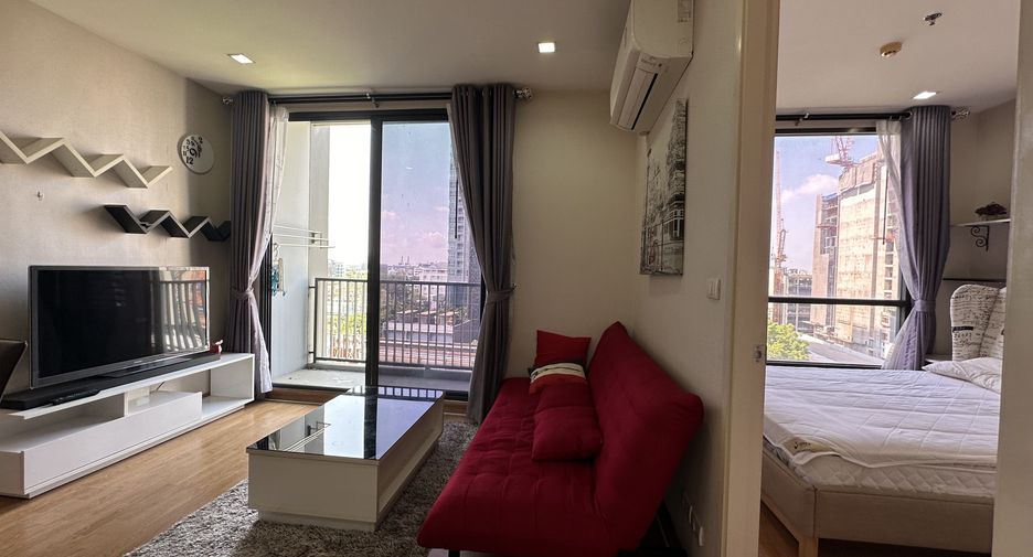 For sale 2 bedrooms condo in Phra Khanong, Bangkok