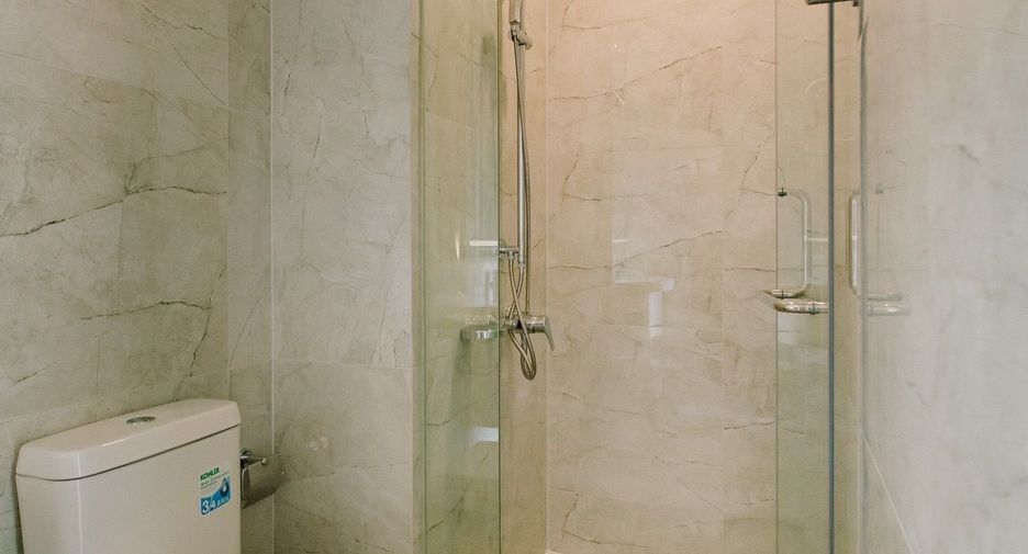 For rent and for sale 1 bed condo in Watthana, Bangkok