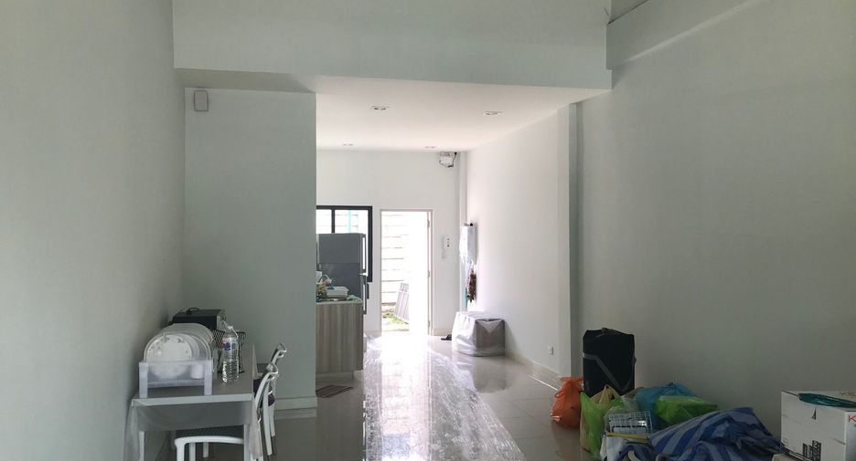 À vendre 1 chambre maison de ville à Sai Mai, Bangkok