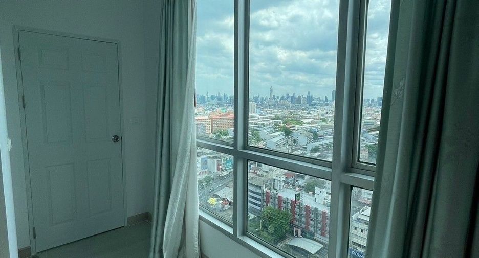For sale 2 bedrooms condo in Huai Khwang, Bangkok