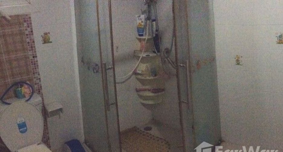 For sale and for rent 4 bedrooms townhouse in Min Buri, Bangkok