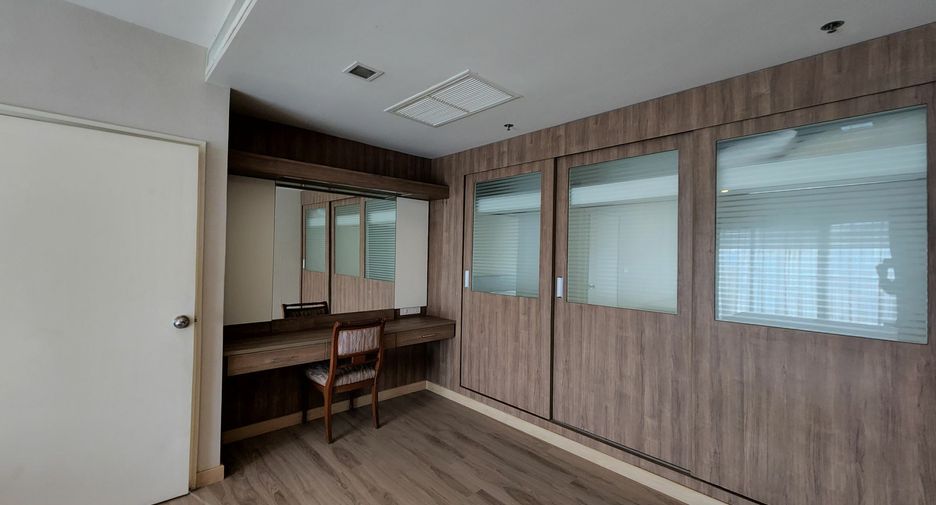 For sale 2 bedrooms condo in Khlong Toei, Bangkok