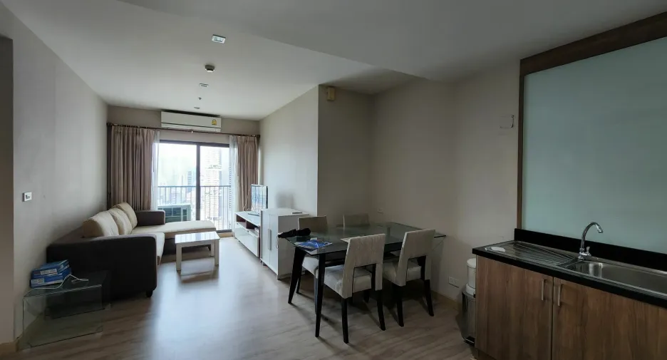 For sale 2 bedrooms condo in Khlong Toei, Bangkok