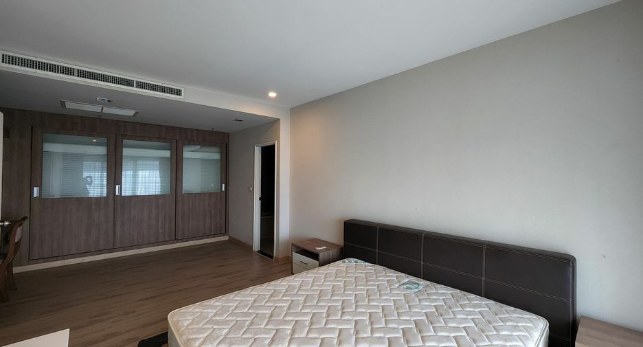 For sale 2 bedrooms condo in Khlong Toei, Bangkok
