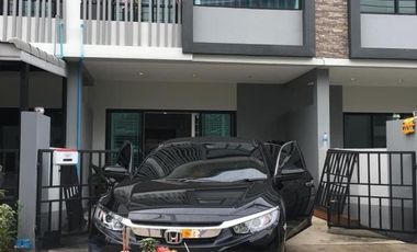 For sale 3 bedrooms townhouse in Nong Khaem, Bangkok
