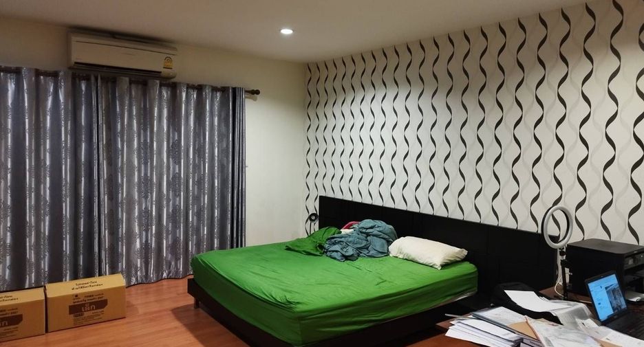 For sale 3 bedrooms townhouse in Mueang Nonthaburi, Nonthaburi