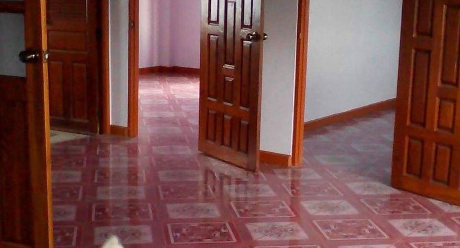 For sale 3 bedrooms house in Hang Chat, Lampang