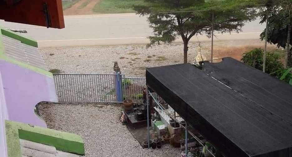 For sale 3 bedrooms house in Hang Chat, Lampang