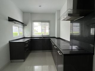 Haus zum Kauf und zur Miete mit 4 Zimmer in Suan Luang, Bangkok