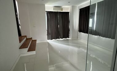 For rent and for sale 4 bedrooms house in Suan Luang, Bangkok