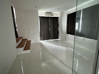 Haus zum Kauf und zur Miete mit 4 Zimmer in Suan Luang, Bangkok