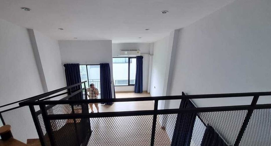 For rent 4 bedrooms townhouse in Pak Kret, Nonthaburi