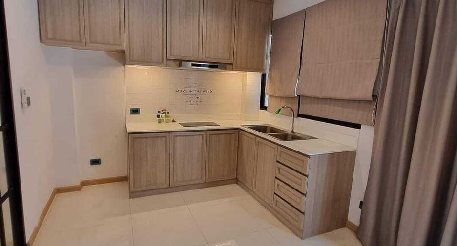 For rent 4 bedrooms townhouse in Pak Kret, Nonthaburi