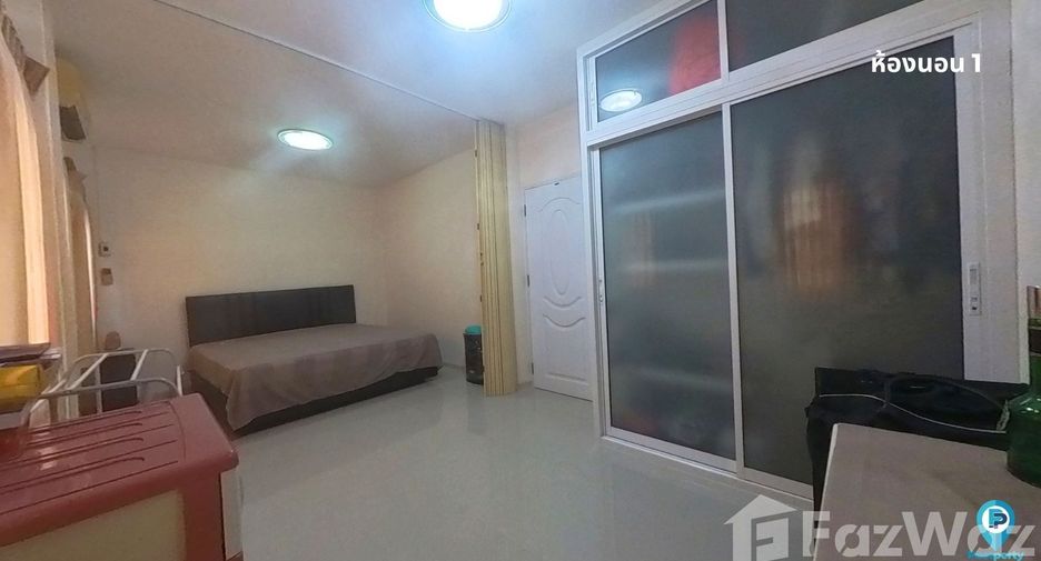 For sale 3 bedrooms townhouse in Mueang Samut Prakan, Samut Prakan