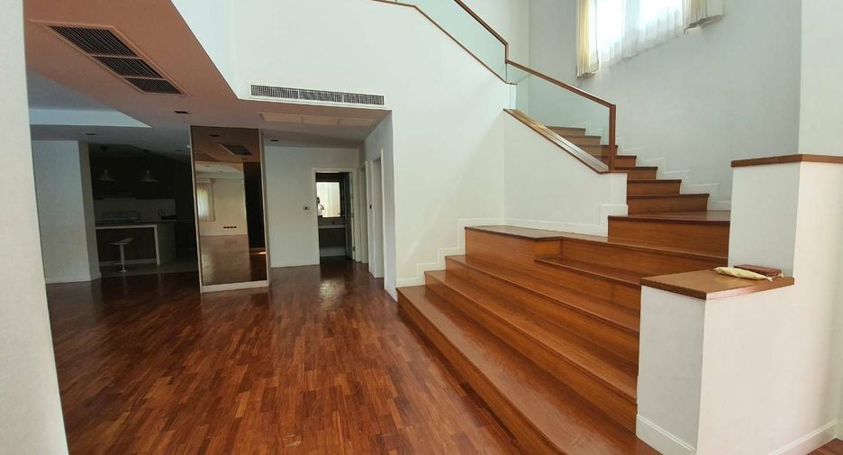 À vendre 5 chambres maison à Pak Kret, Nonthaburi