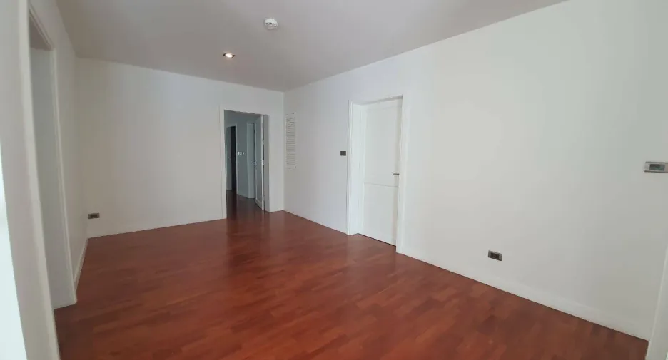 Casa en venta de 5 habitaciones en Pak Kret, Nonthaburi