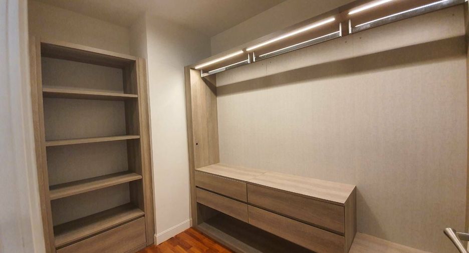 Casa en venta de 5 habitaciones en Pak Kret, Nonthaburi