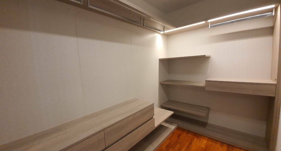 Casa en venta de 5 habitaciones en Pak Kret, Nonthaburi