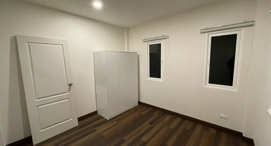 For sale 4 bedrooms house in Sai Mai, Bangkok